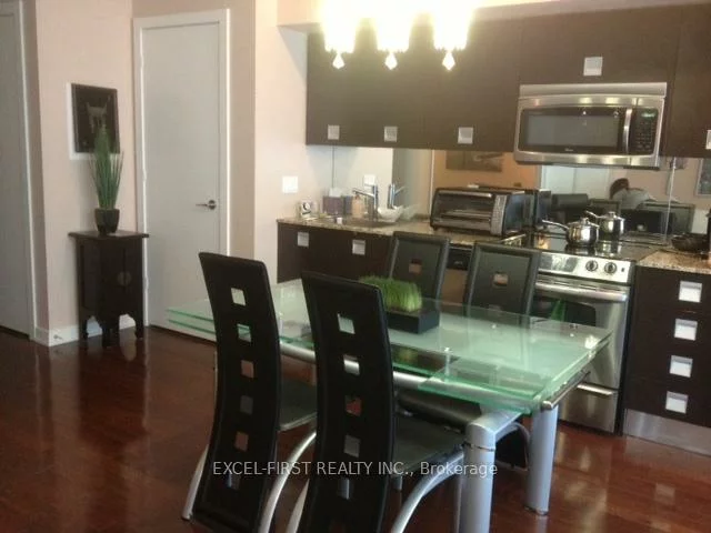 33, Charles, Church-Yonge Corridor, Toronto