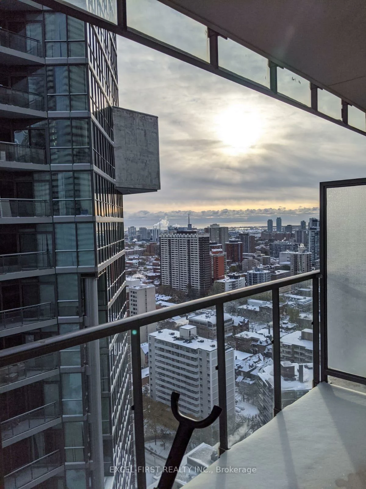 33, Charles, Church-Yonge Corridor, Toronto