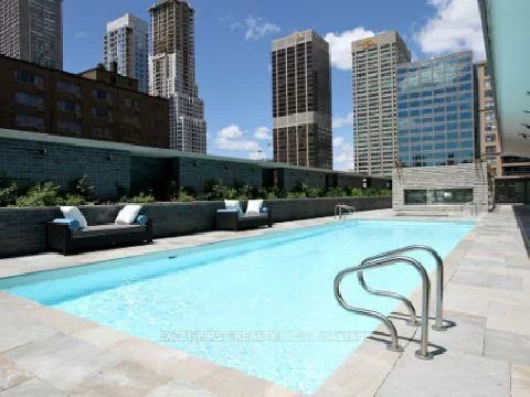 33, Charles, Church-Yonge Corridor, Toronto