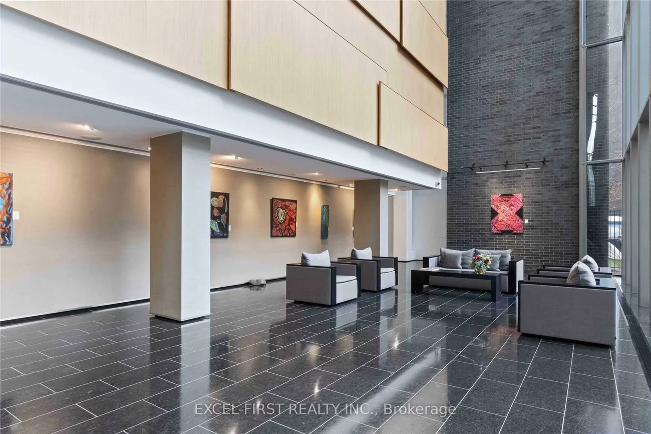 33, Charles, Church-Yonge Corridor, Toronto