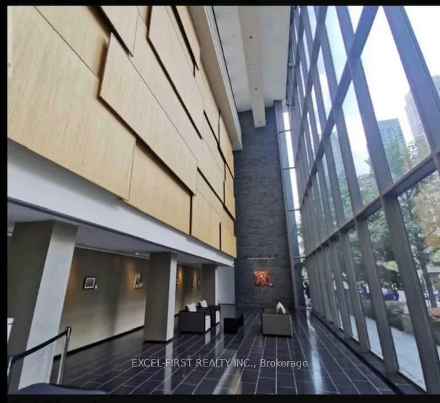 33, Charles, Church-Yonge Corridor, Toronto