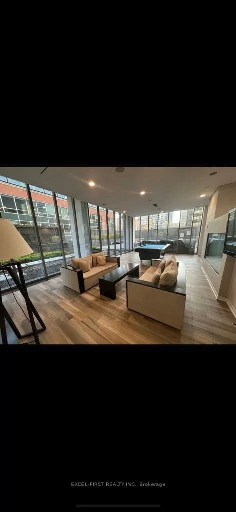 33, Charles, Church-Yonge Corridor, Toronto