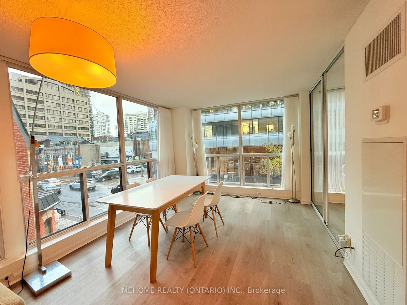 24, Wellesley, Bay Street Corridor, Toronto