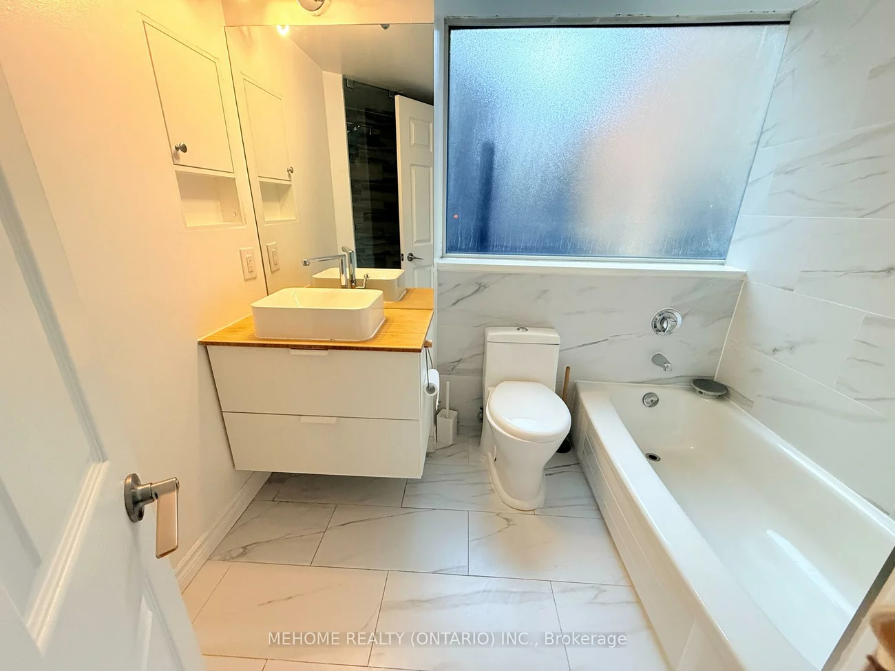 24, Wellesley, Bay Street Corridor, Toronto