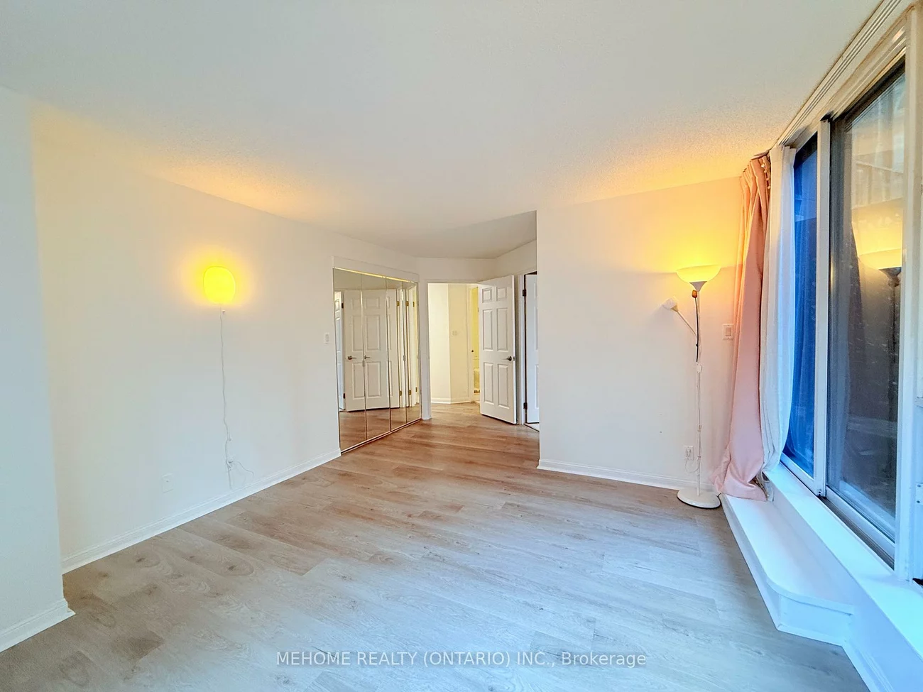 24, Wellesley, Bay Street Corridor, Toronto