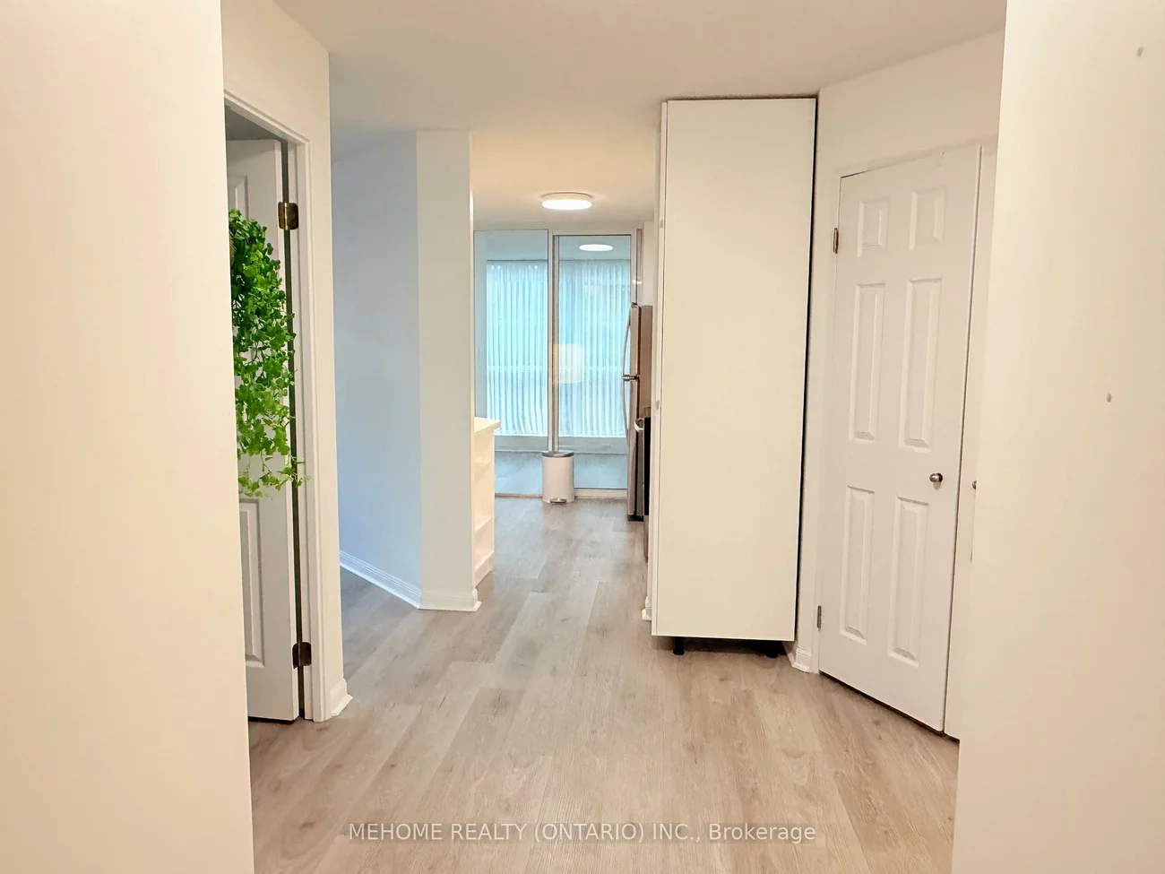 24, Wellesley, Bay Street Corridor, Toronto