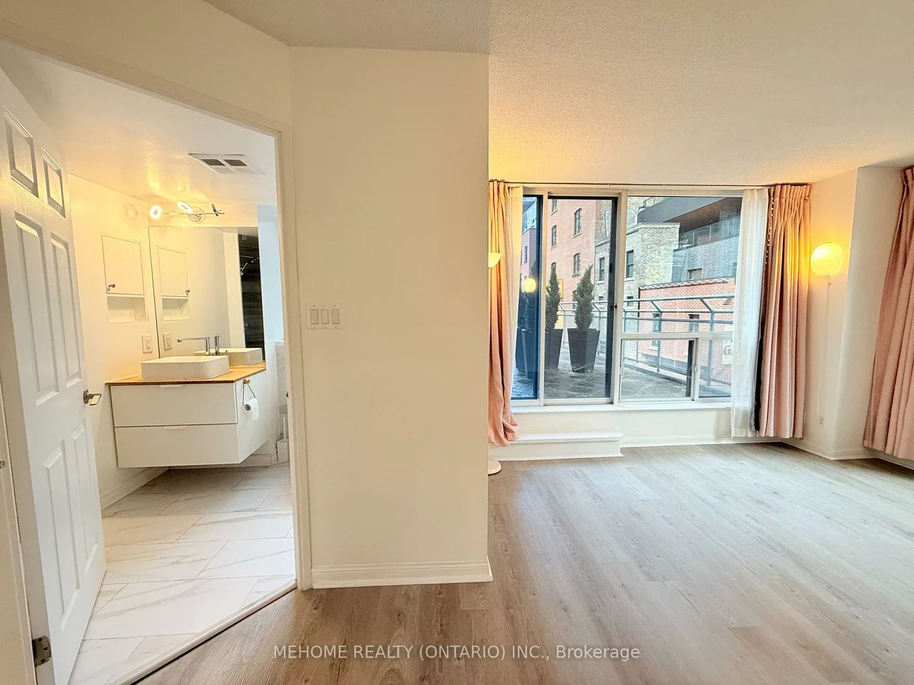 24, Wellesley, Bay Street Corridor, Toronto