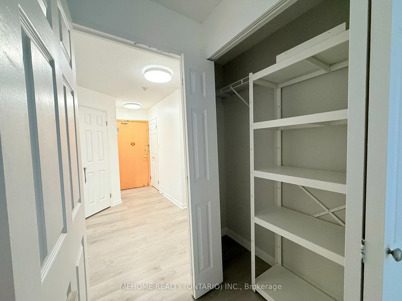 24, Wellesley, Bay Street Corridor, Toronto