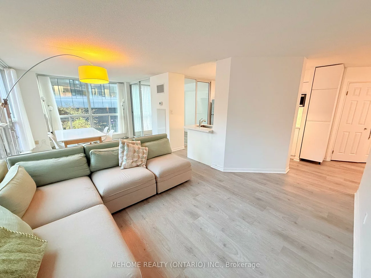 24, Wellesley, Bay Street Corridor, Toronto