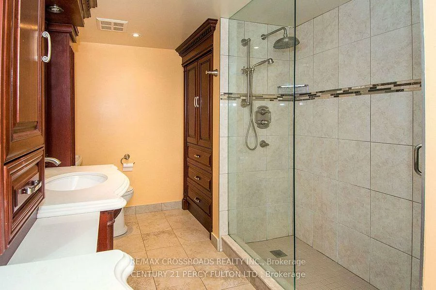 5, Concorde, Banbury-Don Mills, Toronto