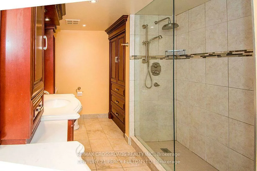 5, Concorde, Banbury-Don Mills, Toronto