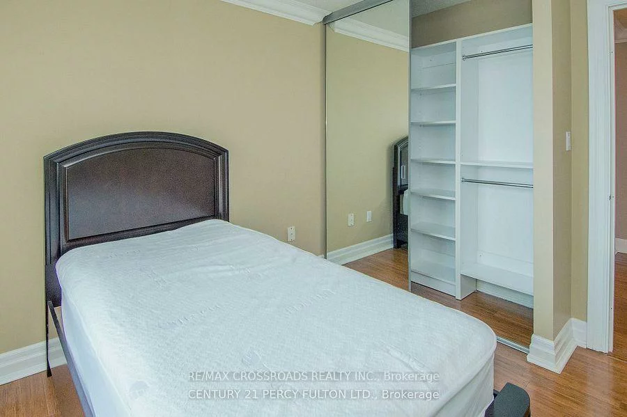 5, Concorde, Banbury-Don Mills, Toronto