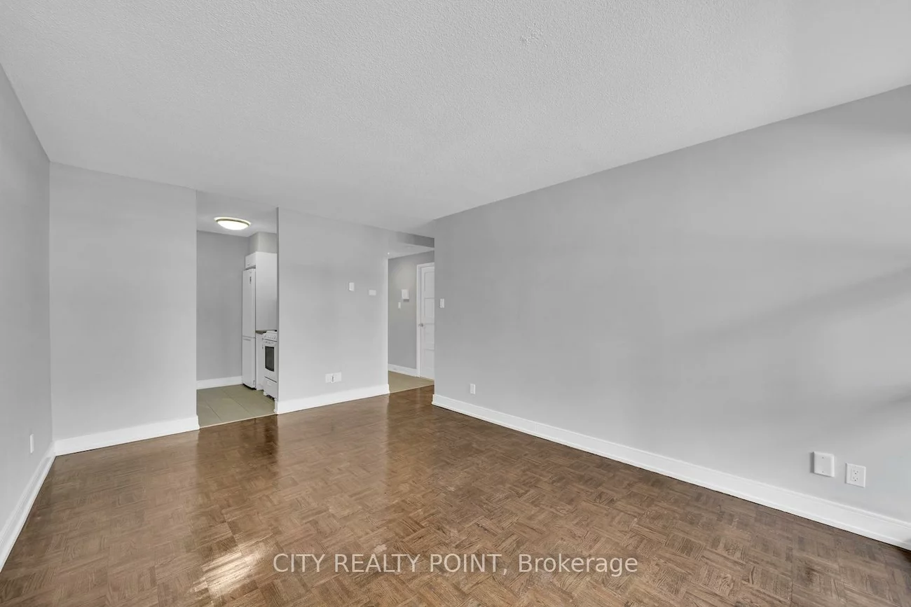 33, Isabella, Church-Yonge Corridor, Toronto