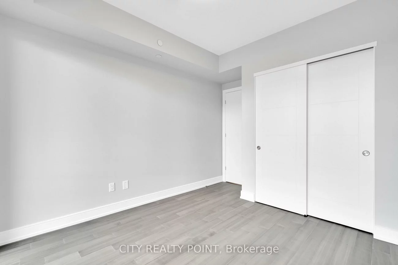 664, Spadina, University, Toronto