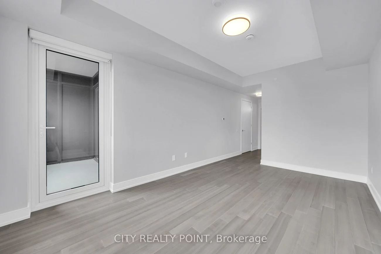 664, Spadina, University, Toronto