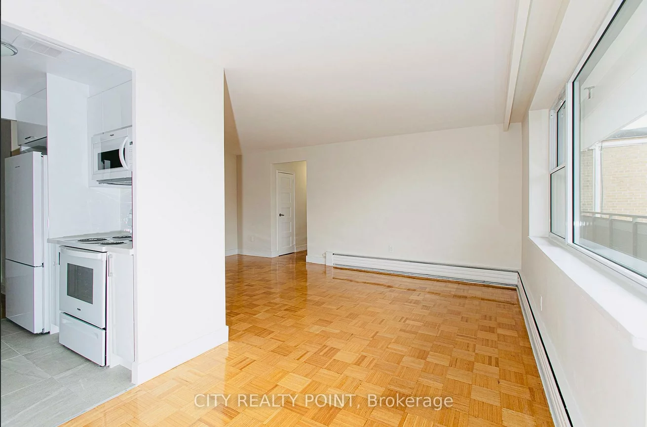 2, Grandstand, Thorncliffe Park, Toronto