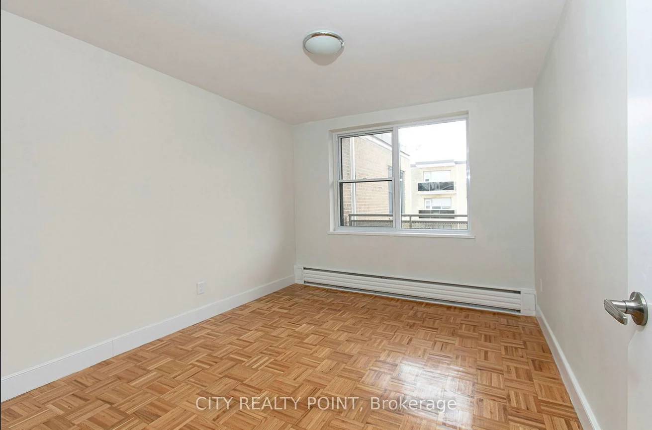 2, Grandstand, Thorncliffe Park, Toronto