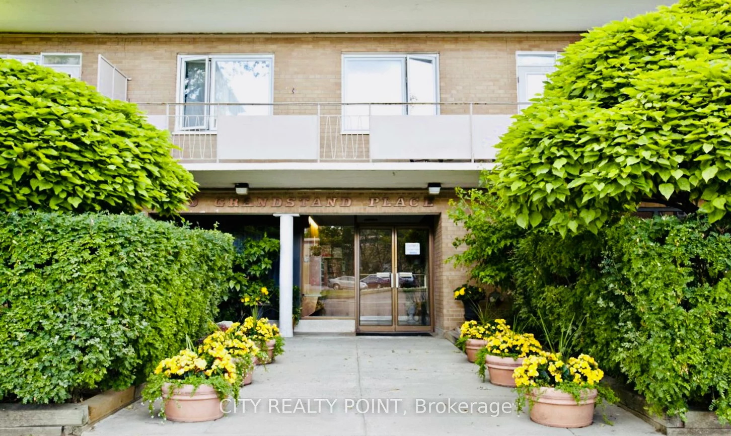 2, Grandstand, Thorncliffe Park, Toronto