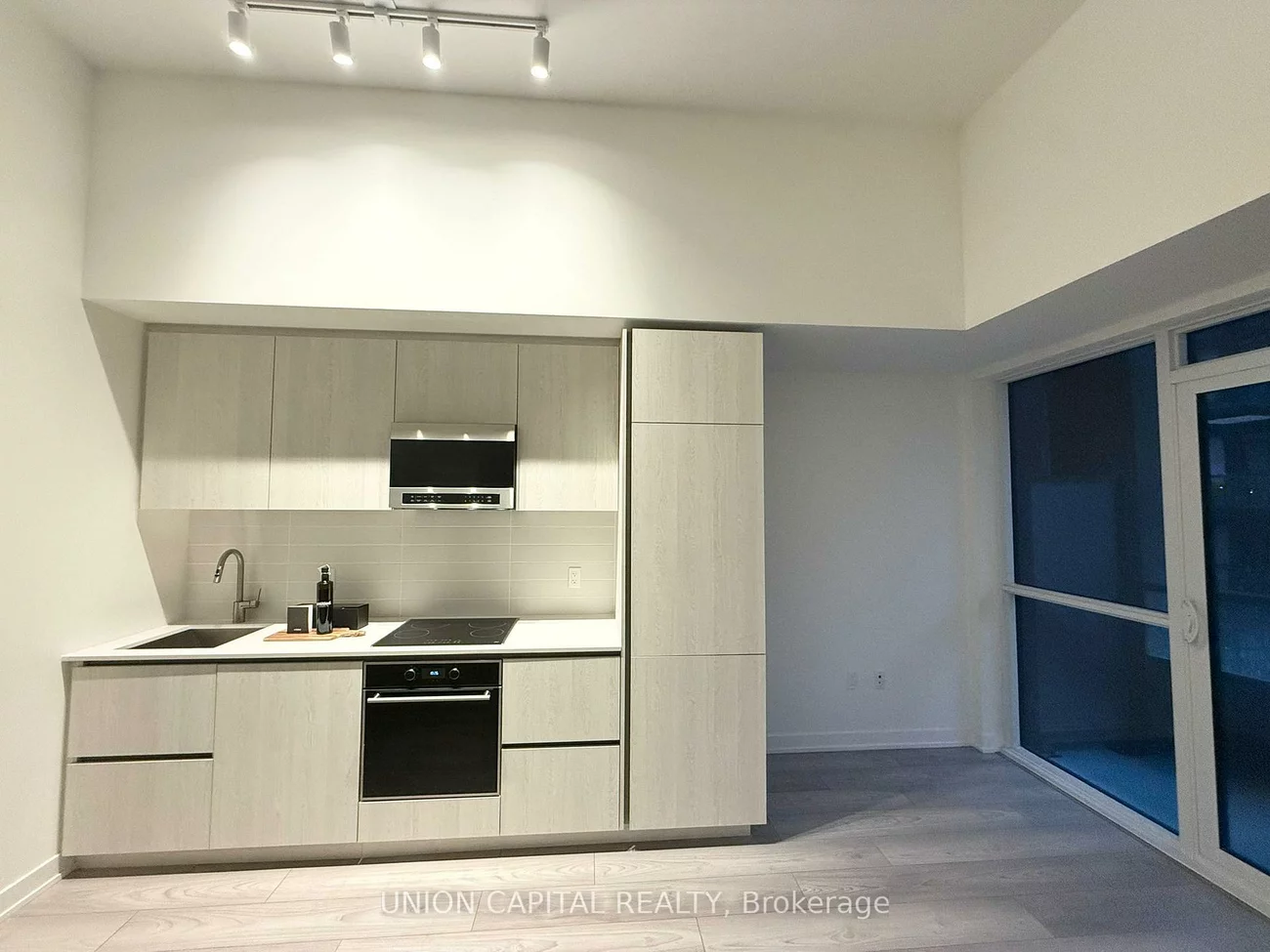 120, BROADWAY, Mount Pleasant West, Toronto