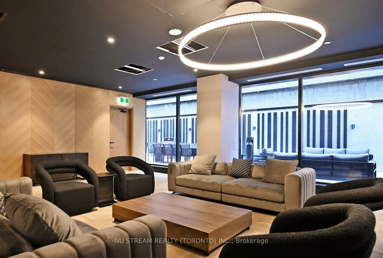 195, McCaul, Kensington-Chinatown, Toronto