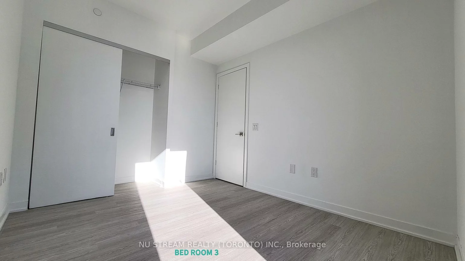 195, McCaul, Kensington-Chinatown, Toronto