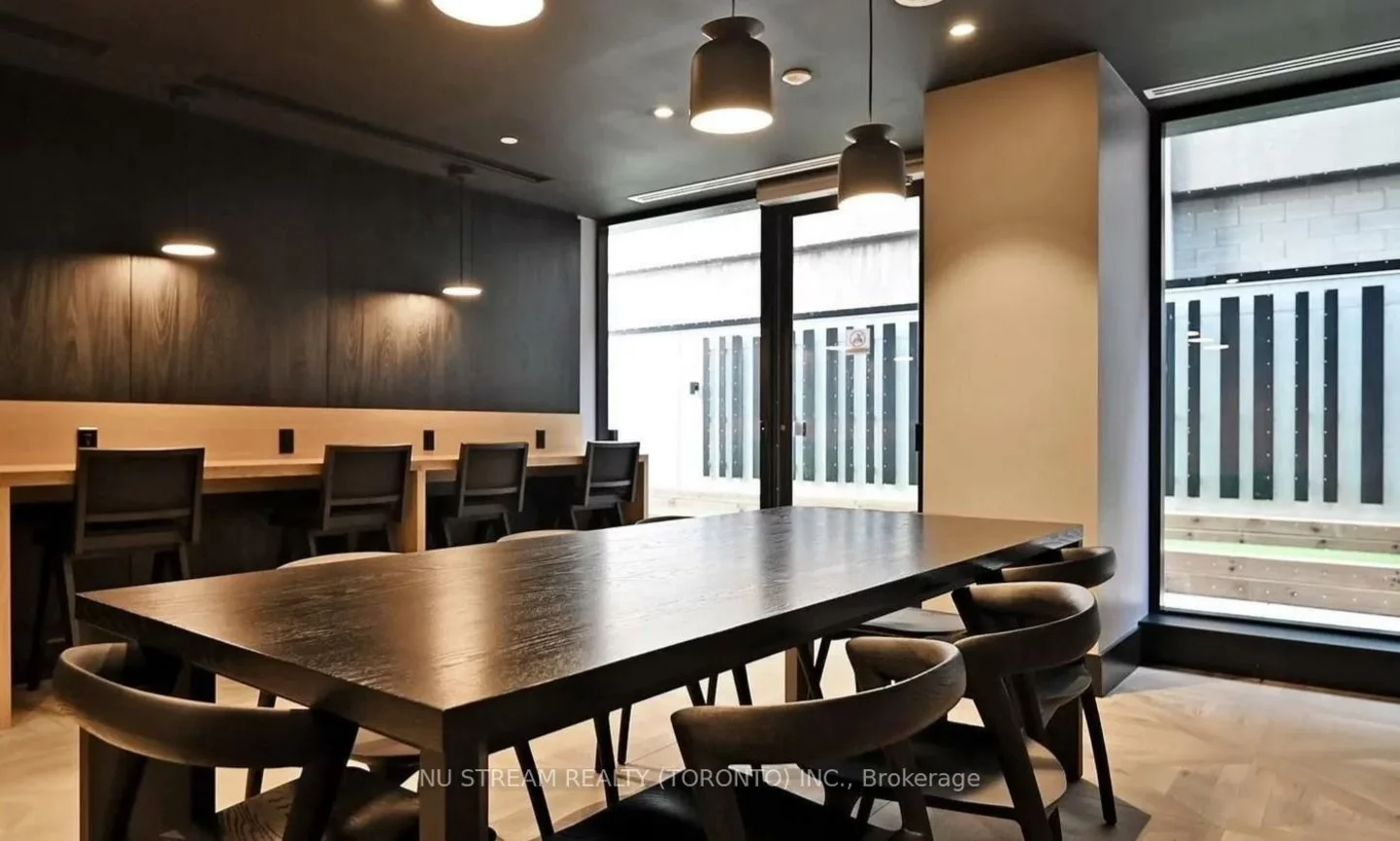 195, McCaul, Kensington-Chinatown, Toronto