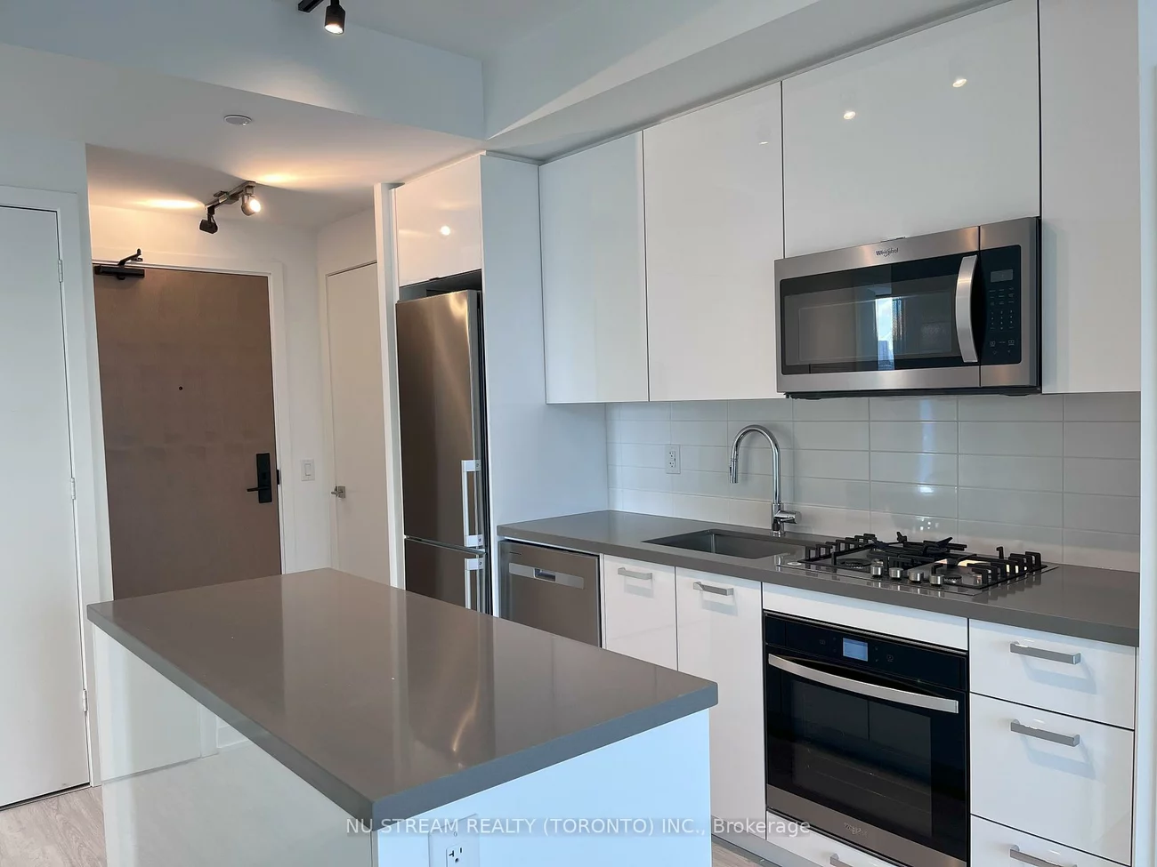 195, McCaul, Kensington-Chinatown, Toronto