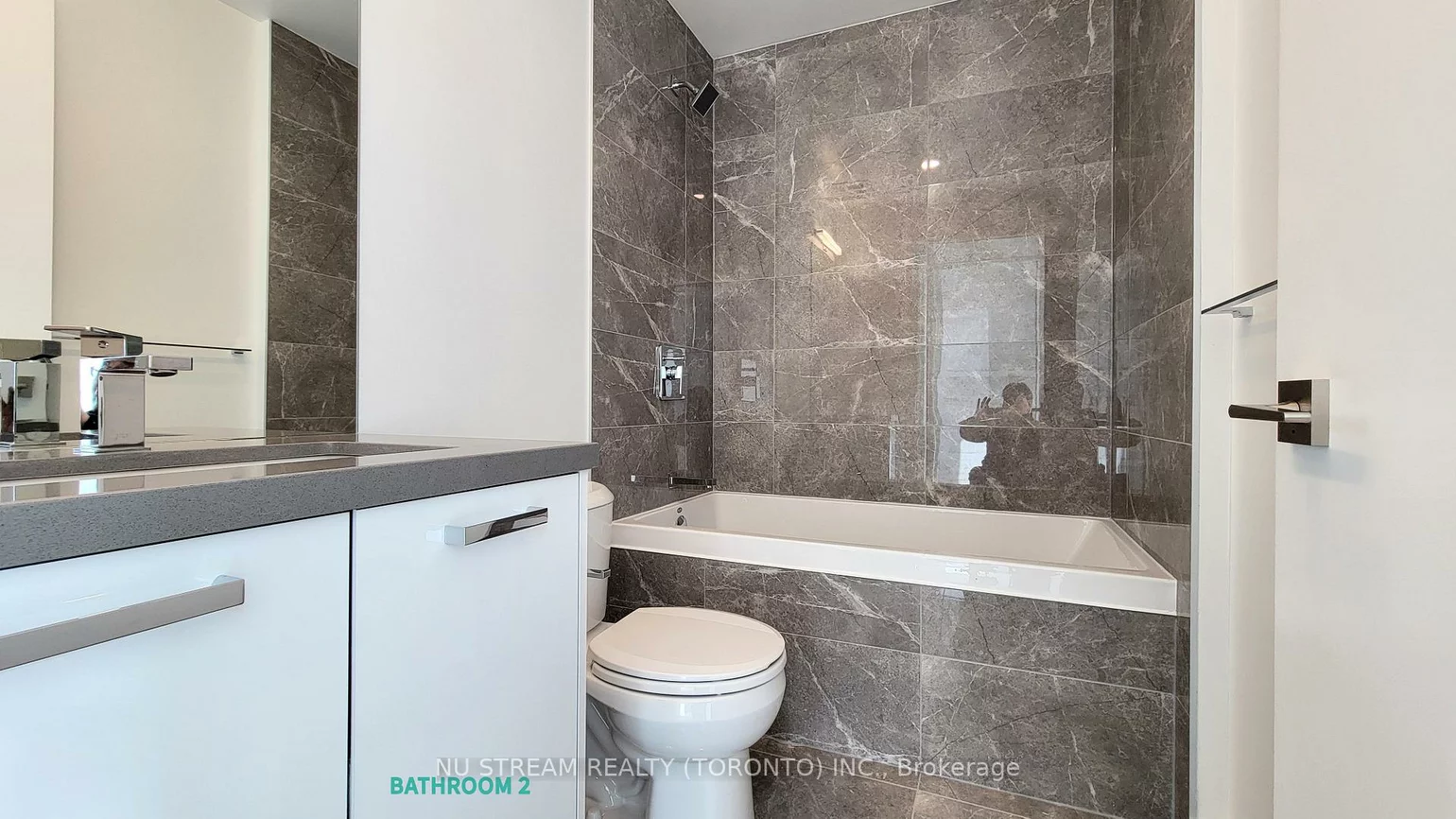 195, McCaul, Kensington-Chinatown, Toronto