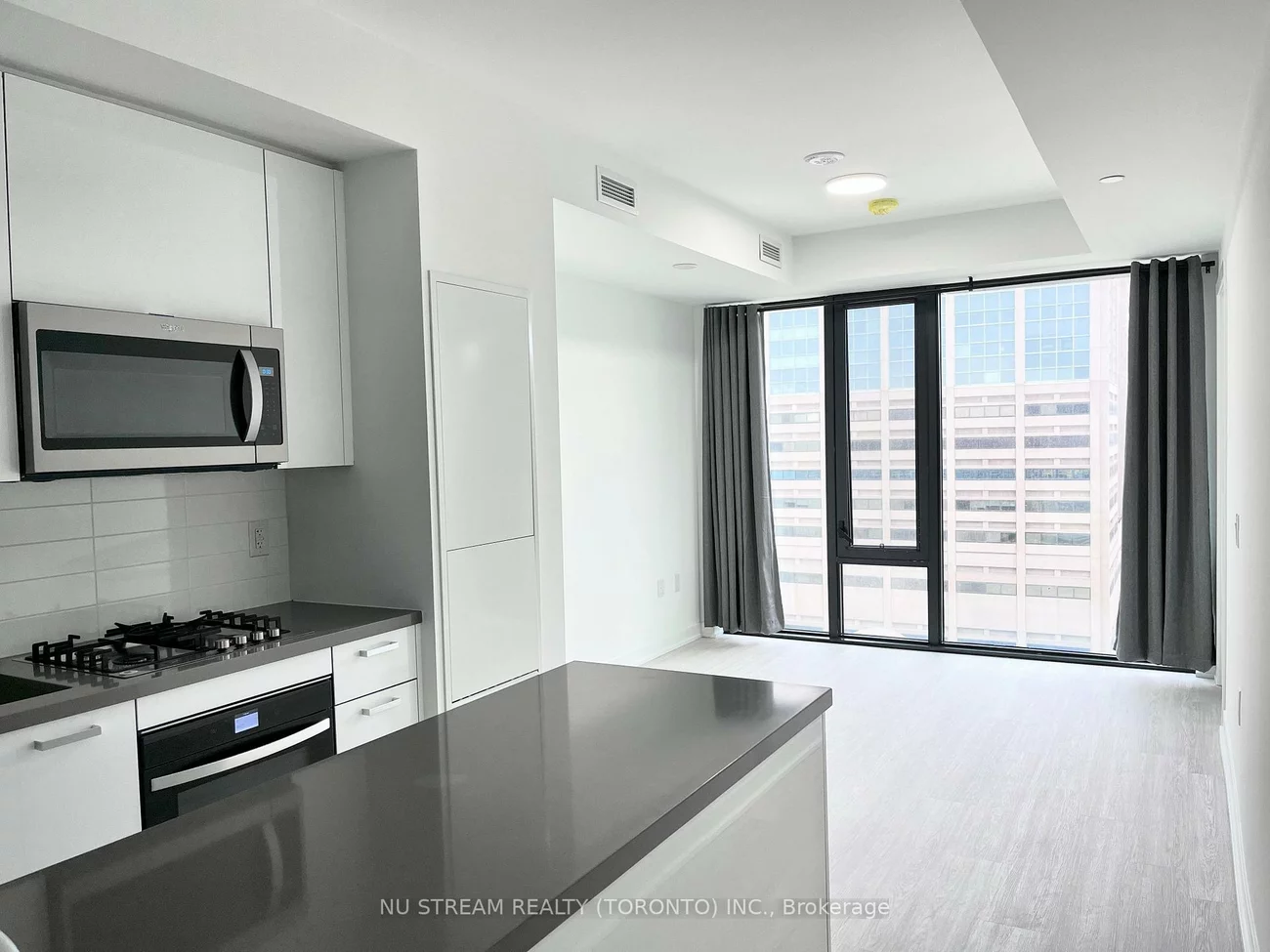 195, McCaul, Kensington-Chinatown, Toronto