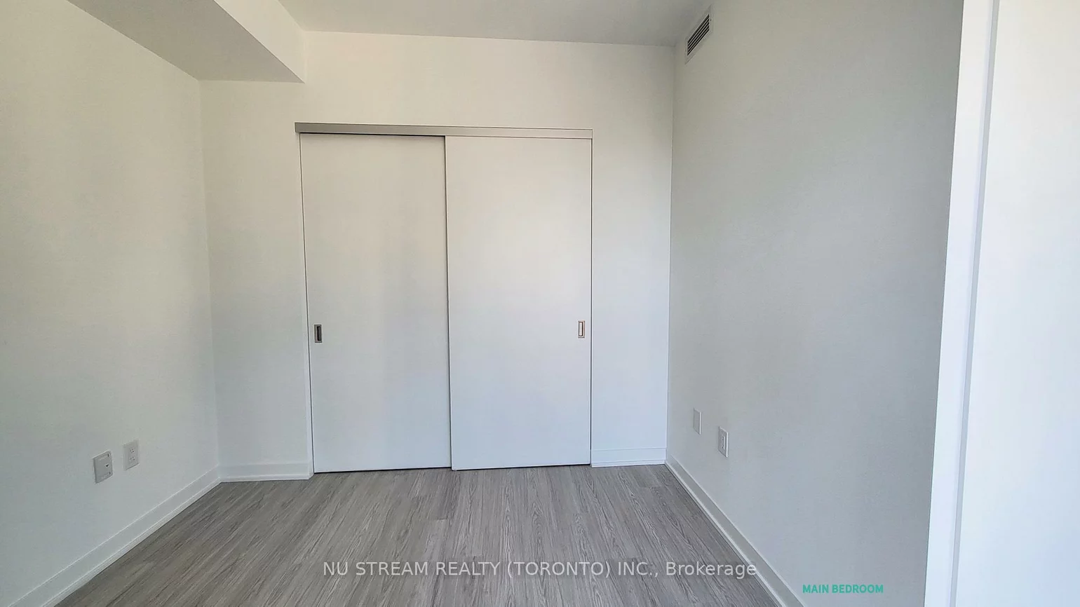 195, McCaul, Kensington-Chinatown, Toronto