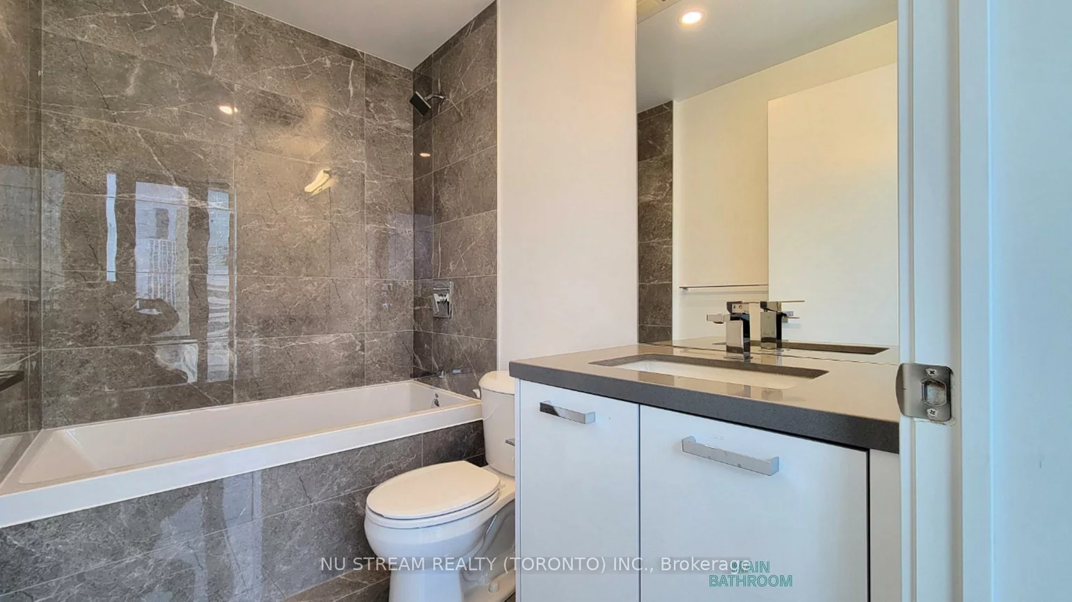 195, McCaul, Kensington-Chinatown, Toronto