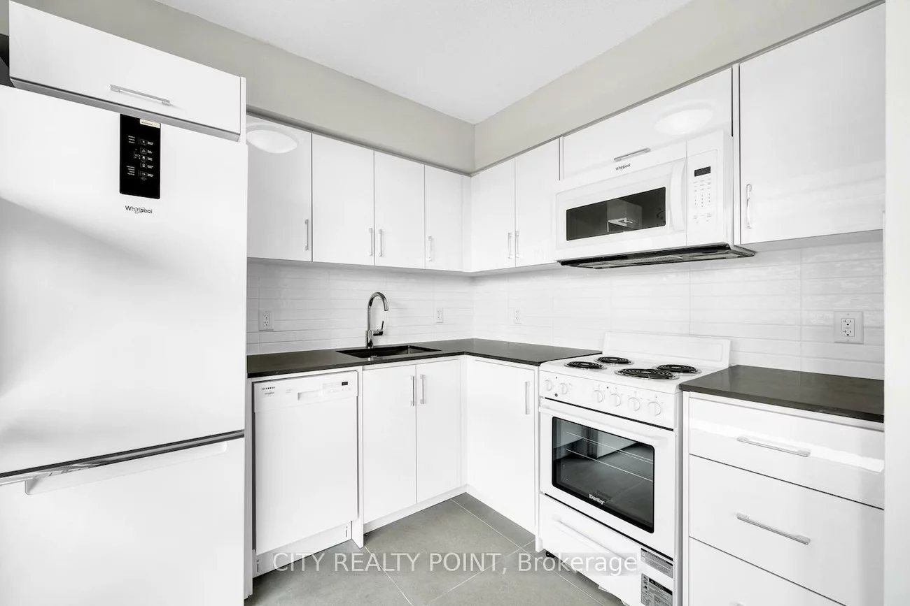 33, Isabella, Church-Yonge Corridor, Toronto