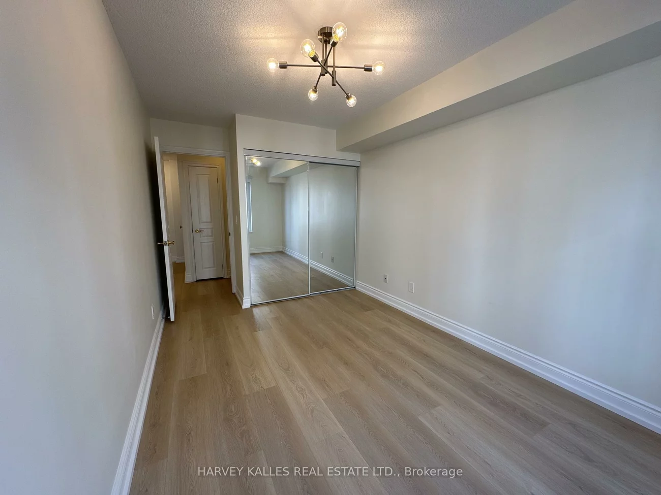 1, Balmoral, Yonge-St. Clair, Toronto