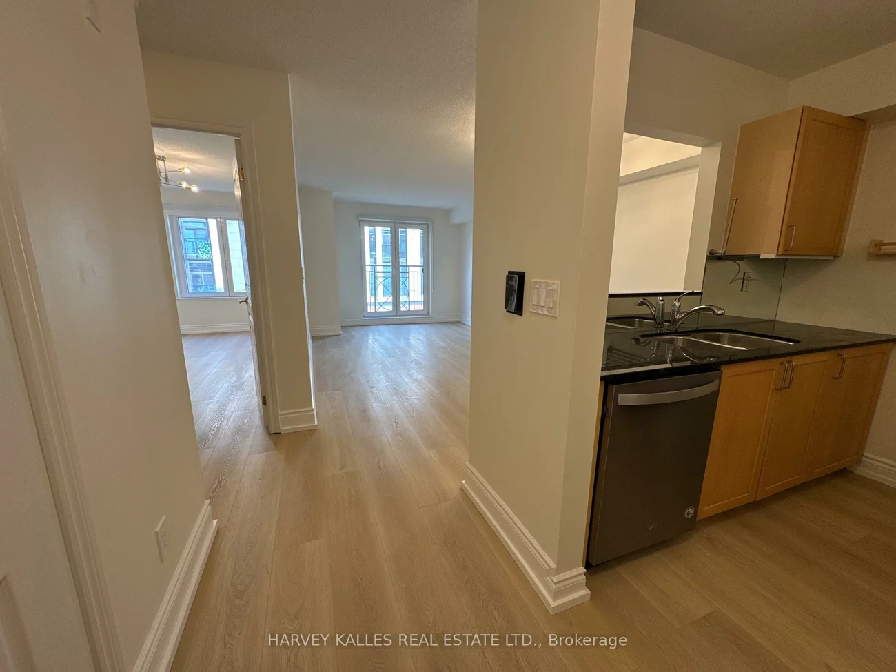 1, Balmoral, Yonge-St. Clair, Toronto