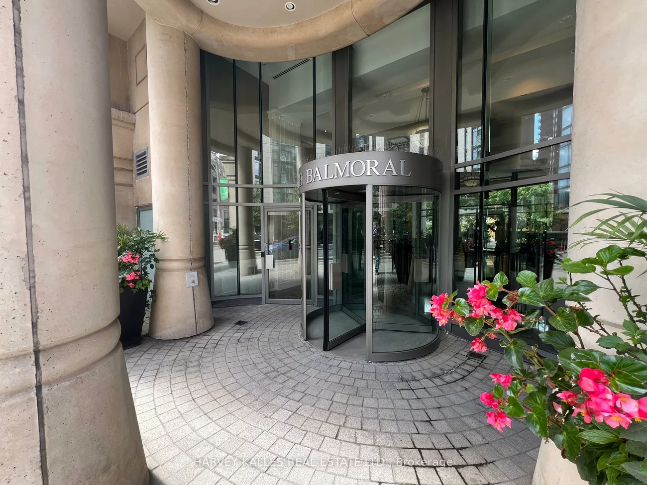 1, Balmoral, Yonge-St. Clair, Toronto