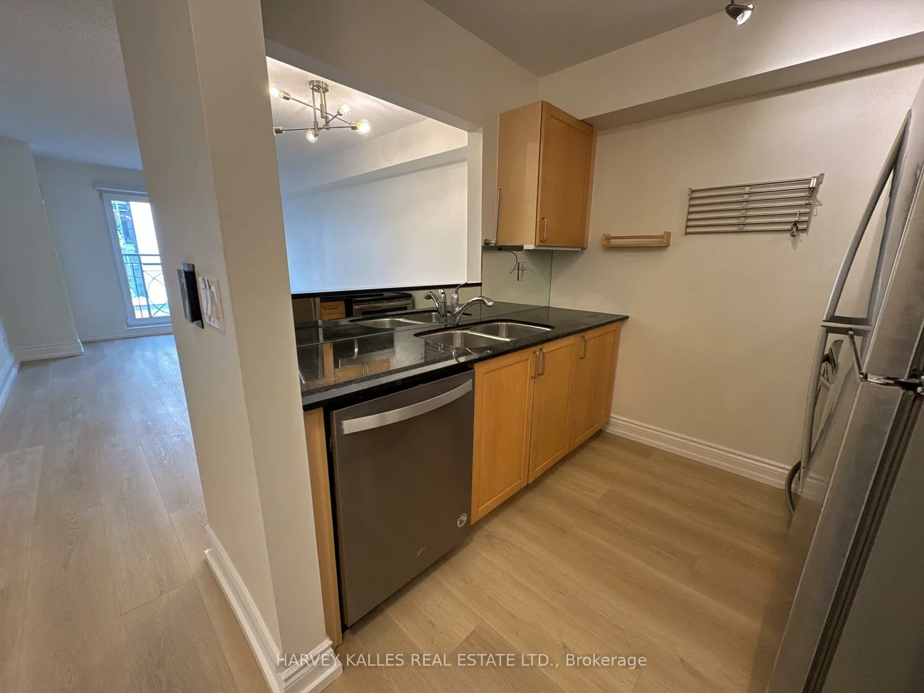 1, Balmoral, Yonge-St. Clair, Toronto