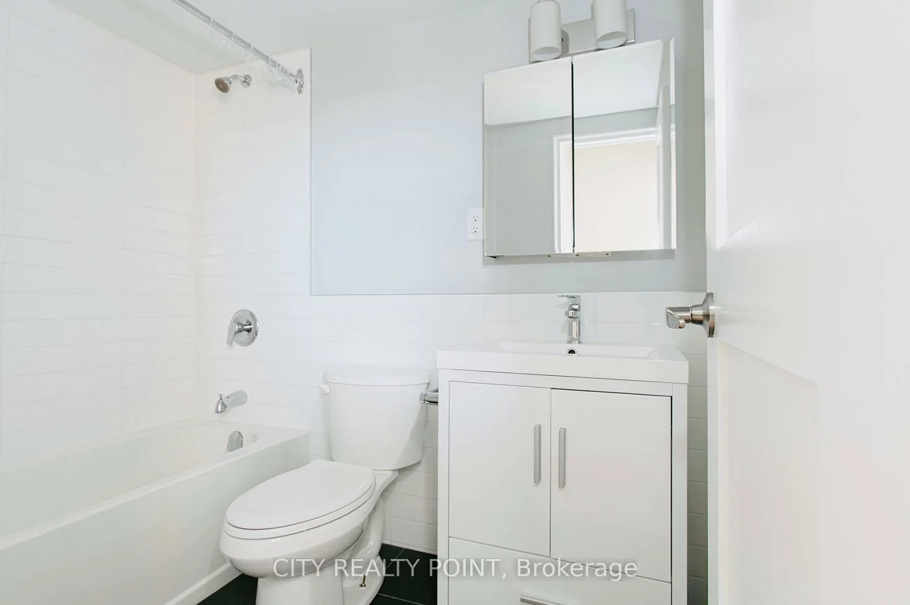 490, Eglinton, Mount Pleasant East, Toronto