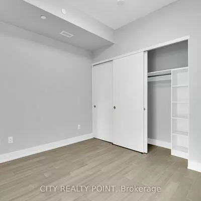 664, Spadina, University, Toronto