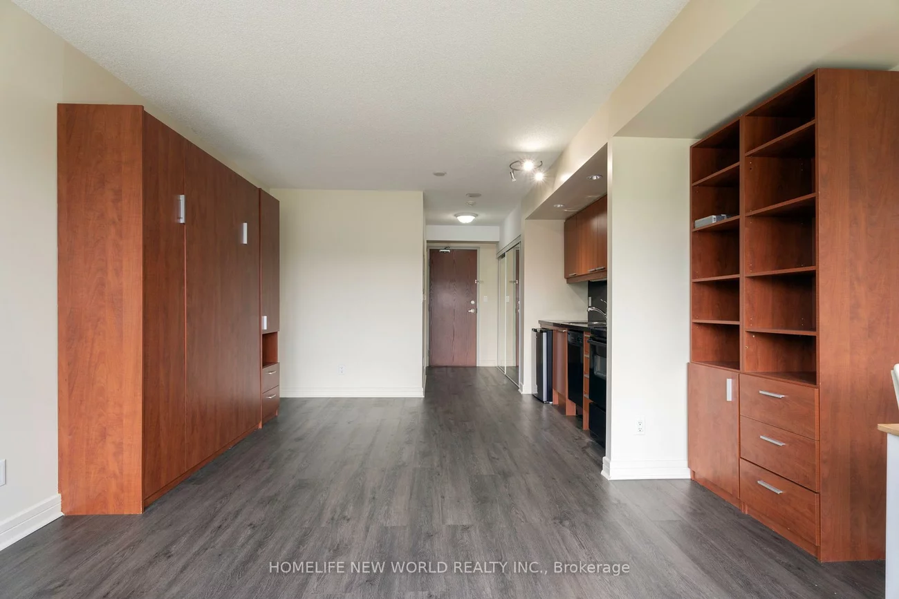 19, Avondale, Willowdale East, Toronto