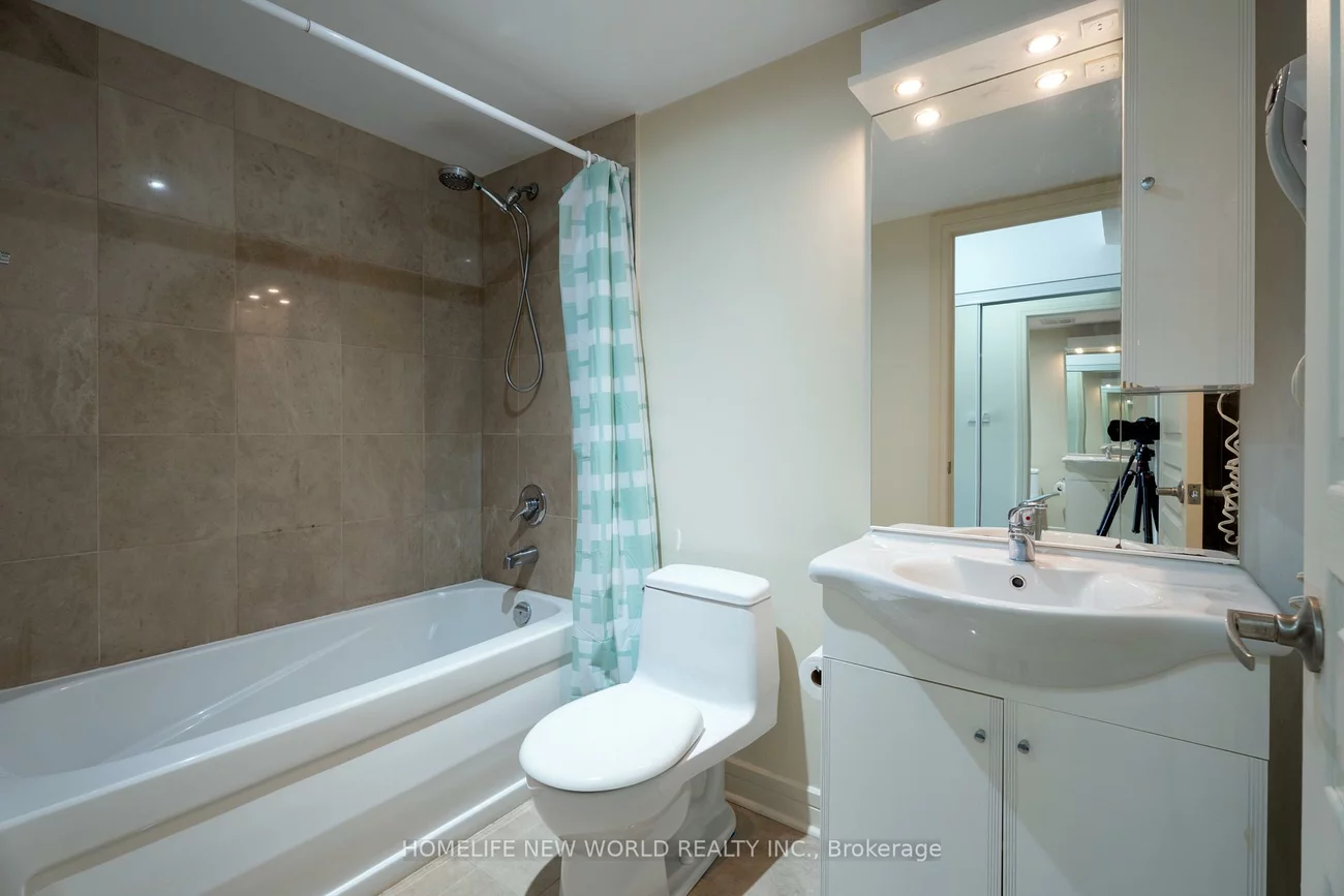 19, Avondale, Willowdale East, Toronto