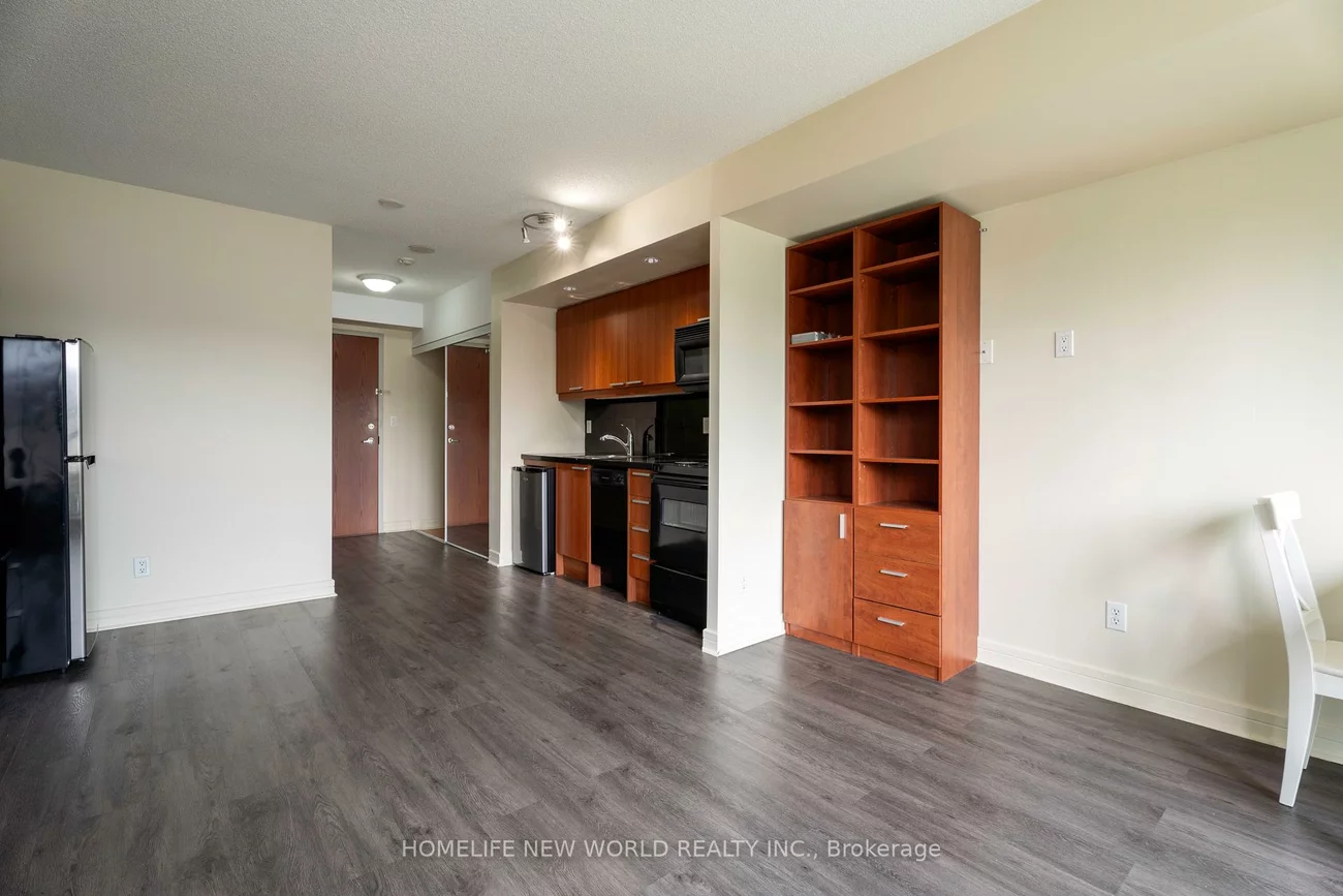 19, Avondale, Willowdale East, Toronto