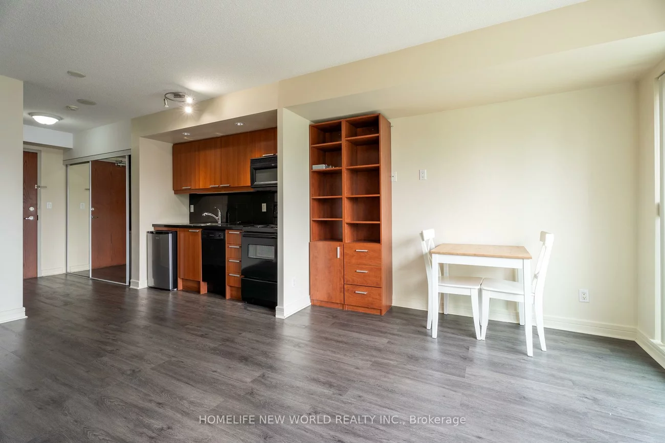 19, Avondale, Willowdale East, Toronto