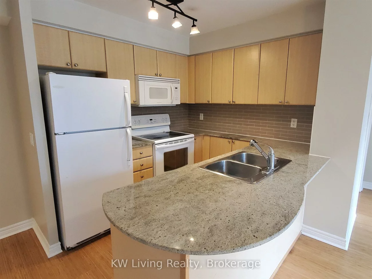 763, Bay, Bay Street Corridor, Toronto