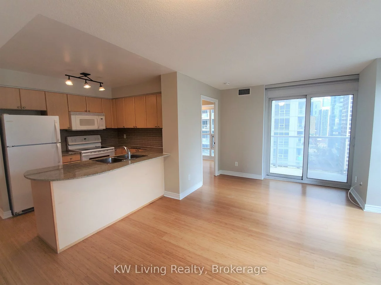 763, Bay, Bay Street Corridor, Toronto