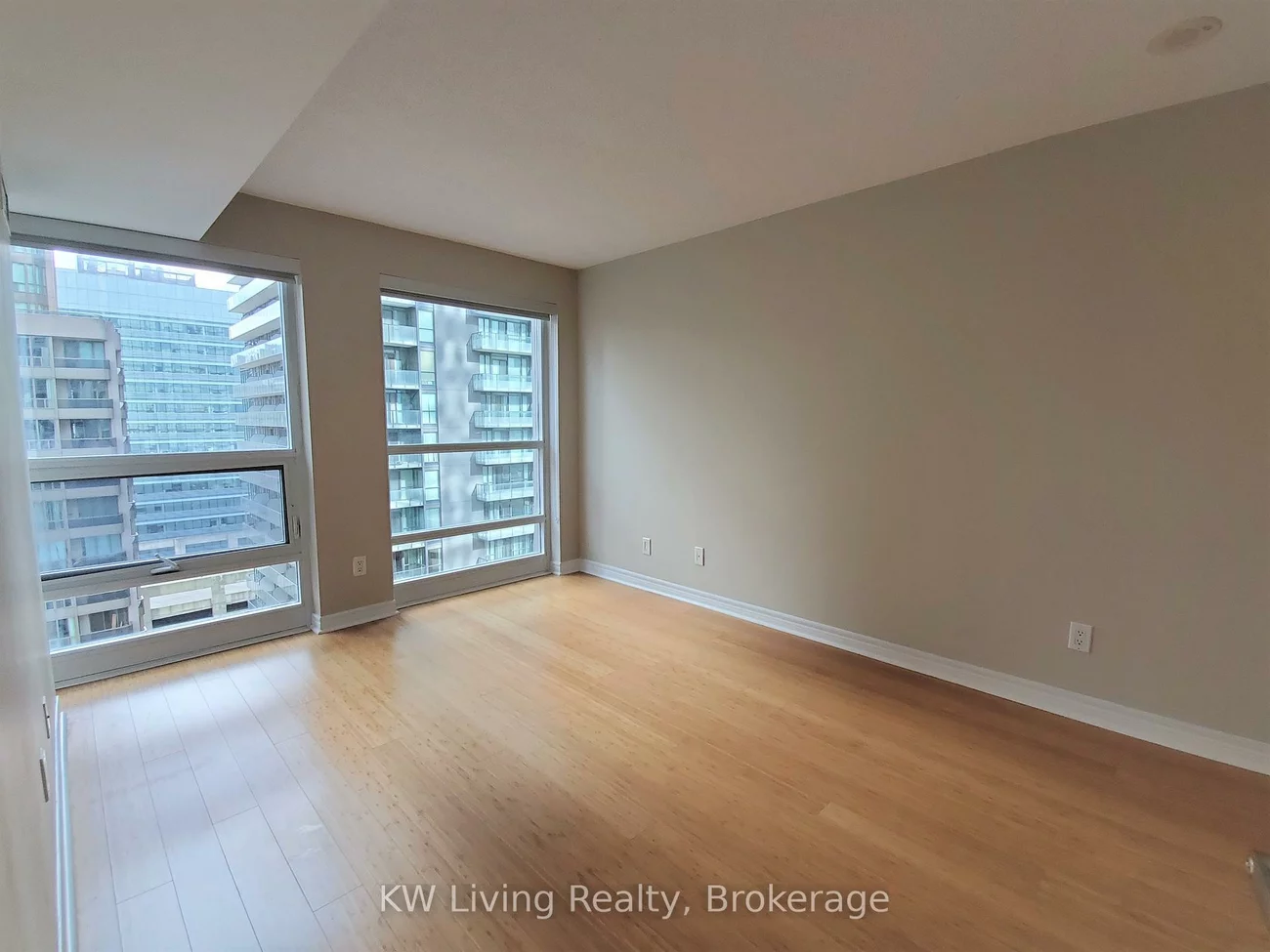 763, Bay, Bay Street Corridor, Toronto