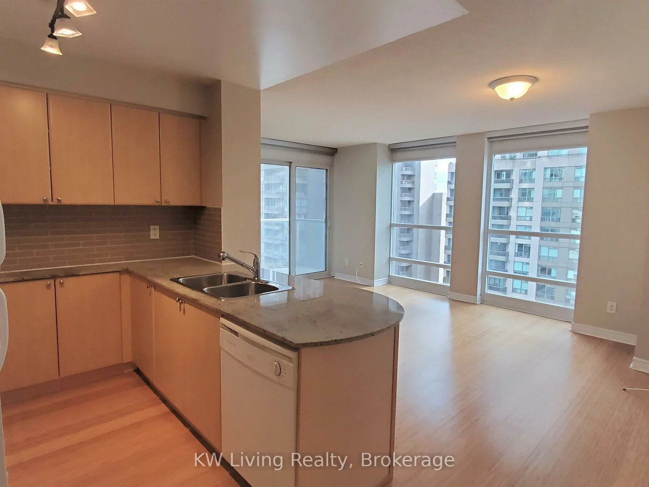 763, Bay, Bay Street Corridor, Toronto