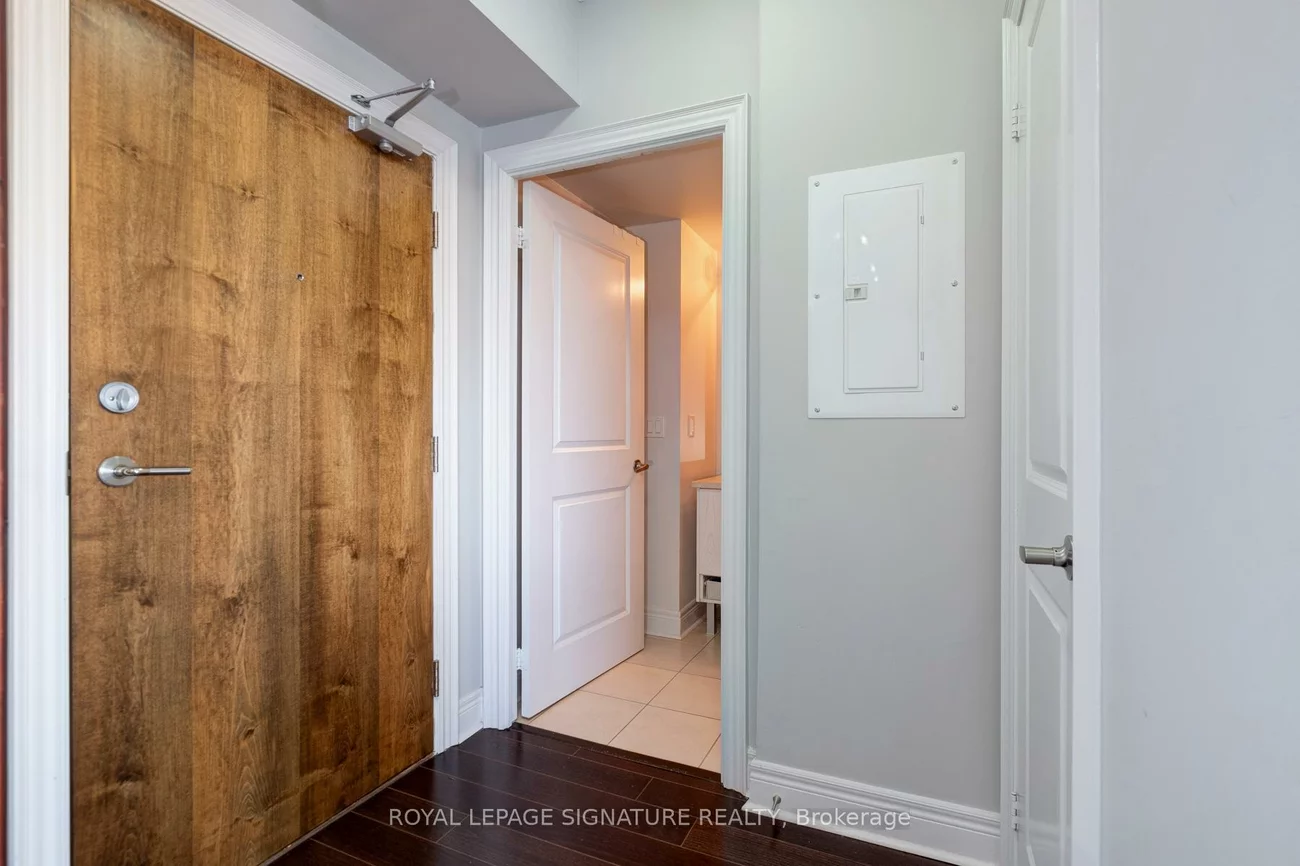 701, Sheppard, Clanton Park, Toronto