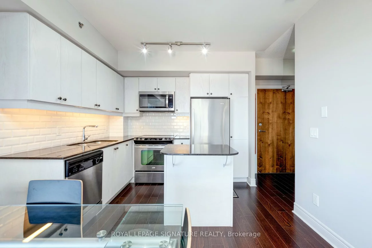 701, Sheppard, Clanton Park, Toronto