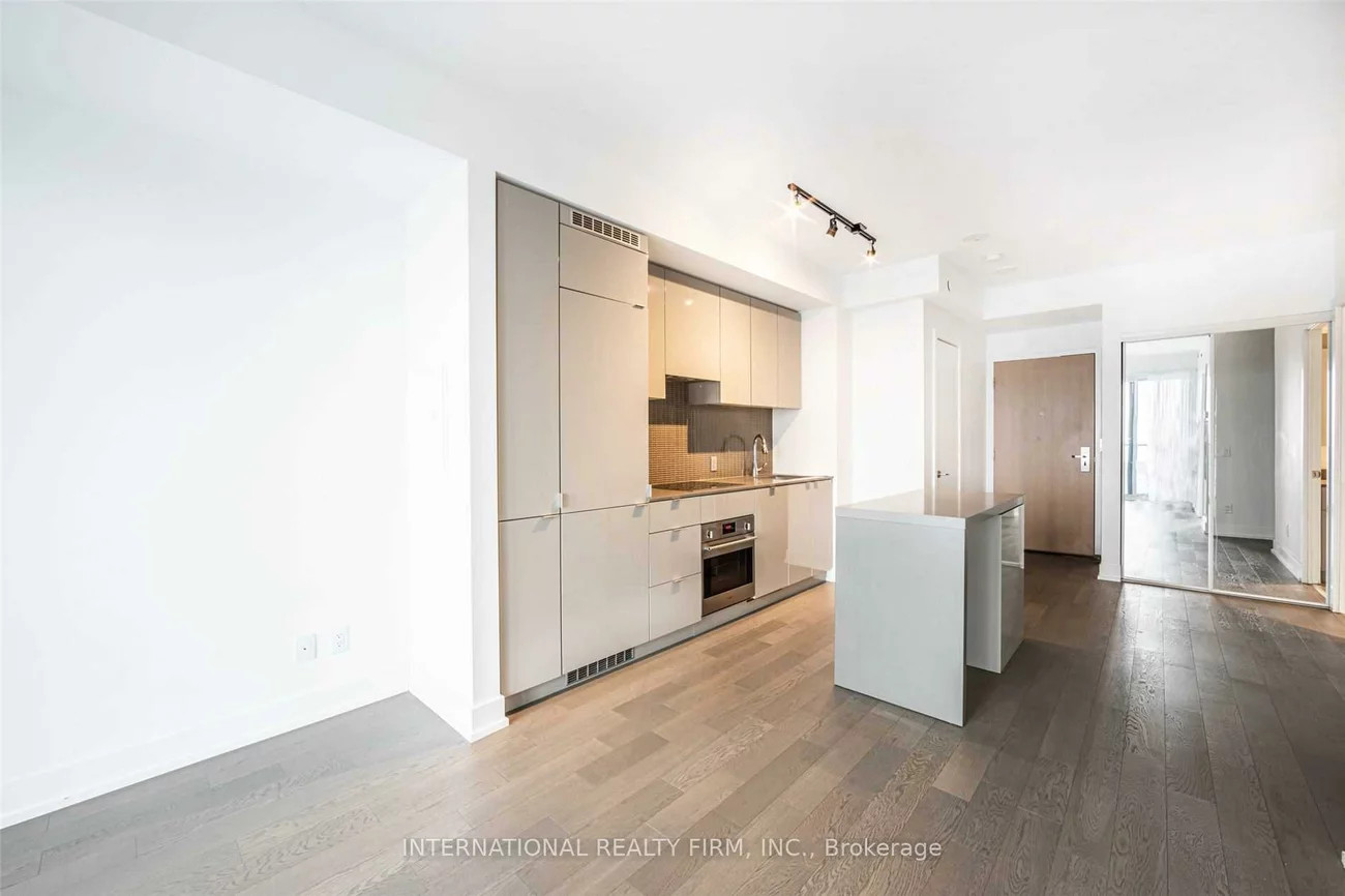 7, Grenville, Bay Street Corridor, Toronto