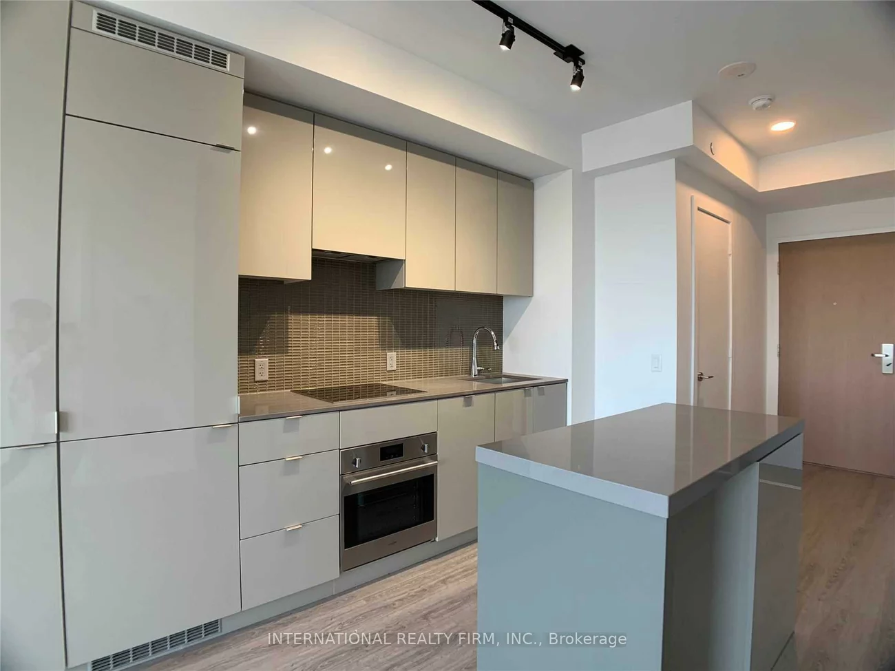 7, Grenville, Bay Street Corridor, Toronto